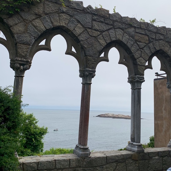 Meet your Posher, Nora - Picture 2 of 3